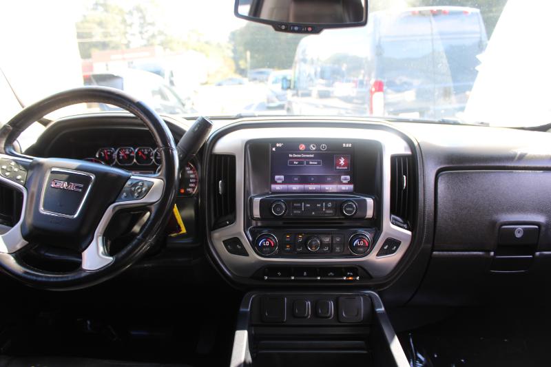 GMC Sierra 1500 4WD Crew Cab 143.5" SLT 2015