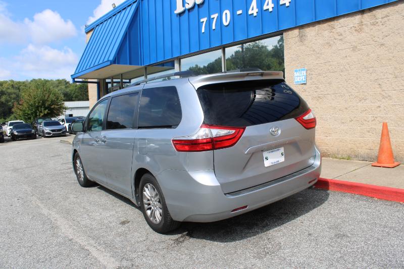 Toyota Sienna 5dr 8-Pass Van XLE Premium FWD (Natl) 2016