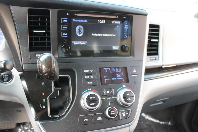 Toyota Sienna 5dr 8-Pass Van XLE Premium FWD (Natl) 2016