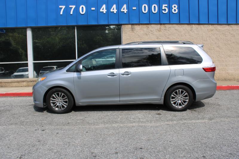 Toyota Sienna 5dr 8-Pass Van XLE Premium FWD (Natl) 2016