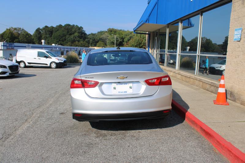 2020 Chevrolet Malibu photo 3