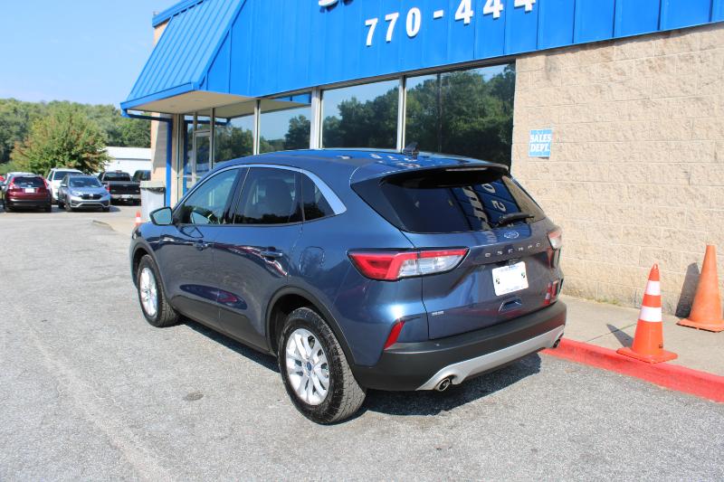 2020 Ford Escape SE photo 2