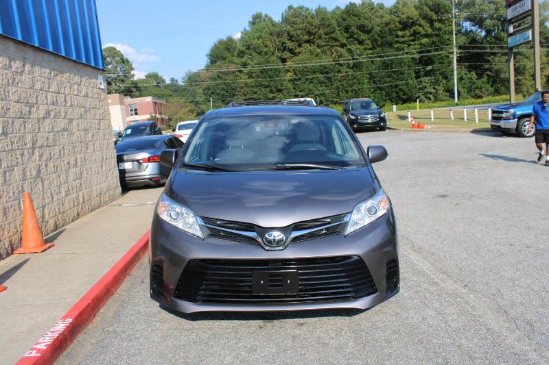 Toyota Sienna LE FWD 8-Passenger (Natl) 2018