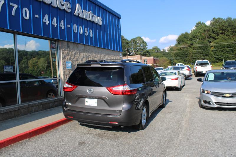 Toyota Sienna LE FWD 8-Passenger (Natl) 2018