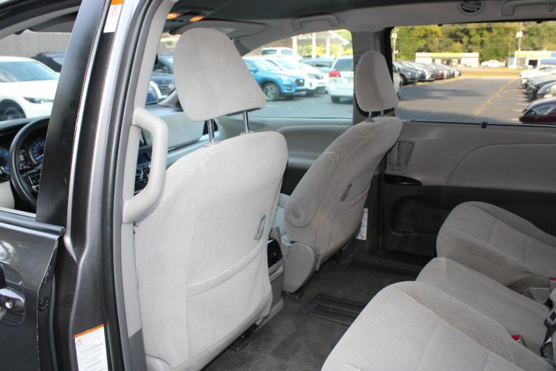 Toyota Sienna LE FWD 8-Passenger (Natl) 2018