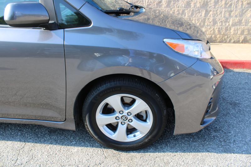 Toyota Sienna LE FWD 8-Passenger (Natl) 2018