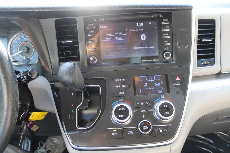 Toyota Sienna LE FWD 8-Passenger (Natl) 2018