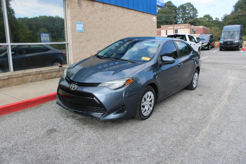 2018 Toyota Corolla LE photo 2