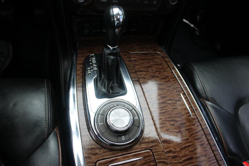 2020 Nissan Armada SL photo 6