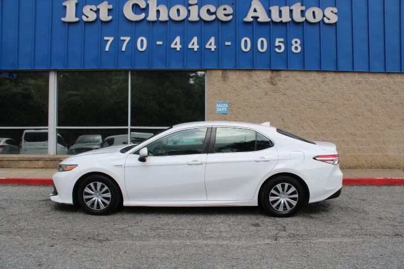 2020 Toyota Camry Hybrid LE photo 3