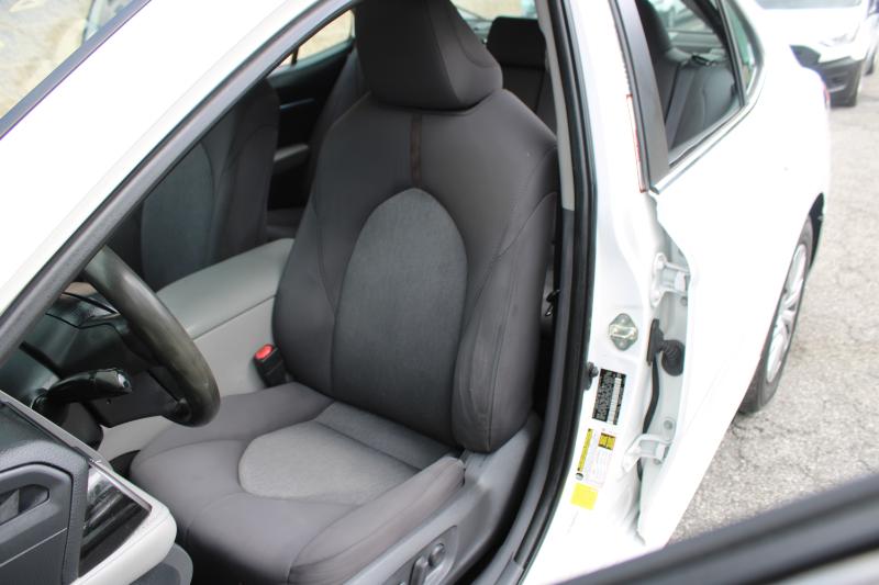 Toyota Camry Hybrid LE CVT (Natl) 2020