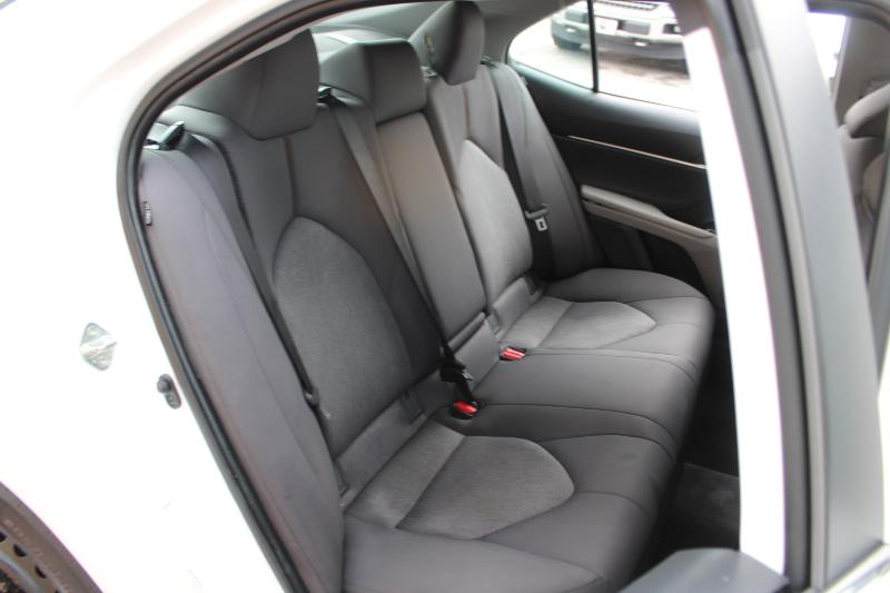 Toyota Camry Hybrid LE CVT (Natl) 2020
