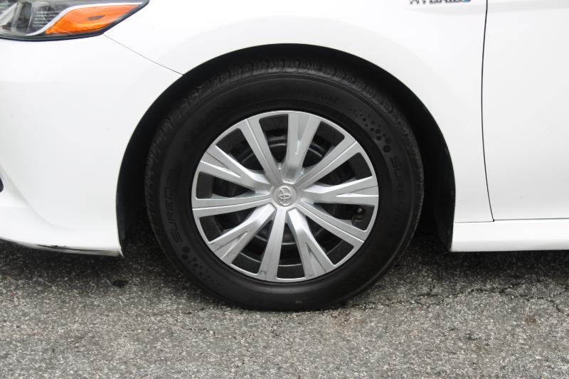 Toyota Camry Hybrid LE CVT (Natl) 2020