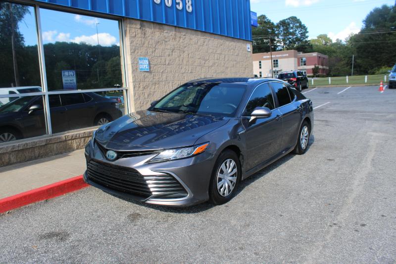 2021 Toyota Camry Hybrid LE photo 2