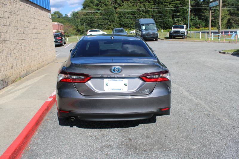 2021 Toyota Camry Hybrid LE photo 4