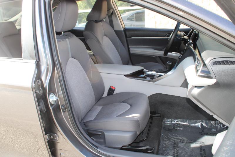 Toyota Camry Hybrid LE CVT (Natl) 2021