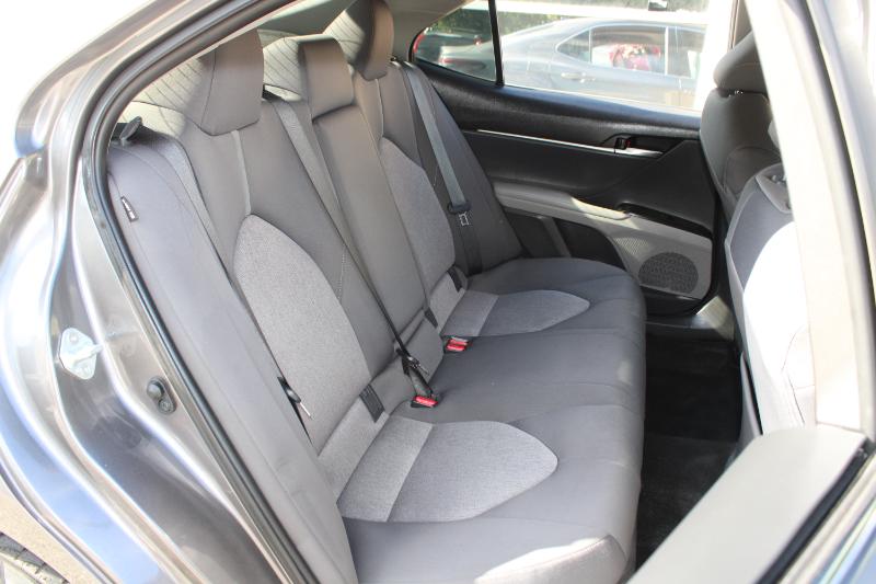 Toyota Camry Hybrid LE CVT (Natl) 2021