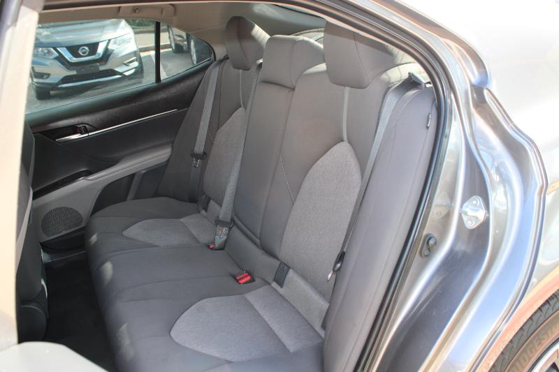 Toyota Camry Hybrid LE CVT (Natl) 2021