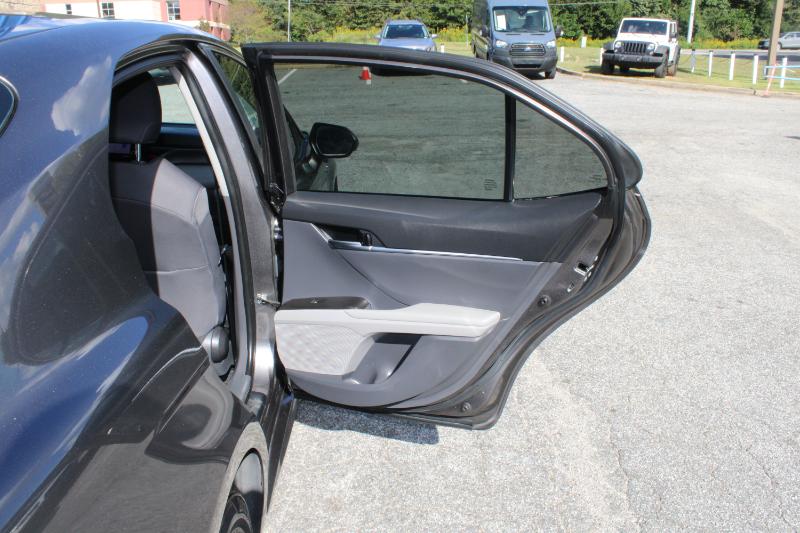 Toyota Camry Hybrid LE CVT (Natl) 2021