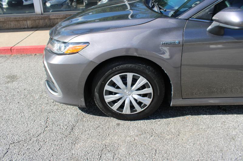 Toyota Camry Hybrid LE CVT (Natl) 2021