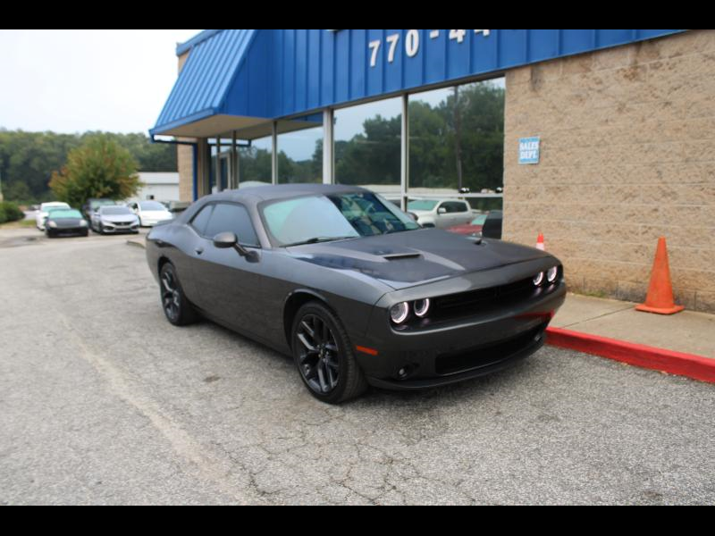 Dodge Challenger SXT RWD 2019