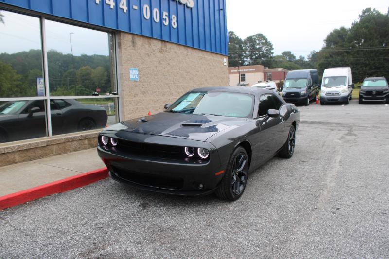 2019 Dodge Challenger SXT photo 3