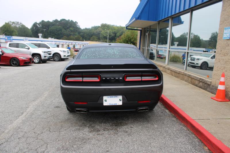 2019 Dodge Challenger SXT photo 5