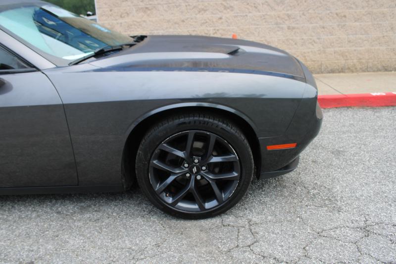 2019 Dodge Challenger SXT photo 16