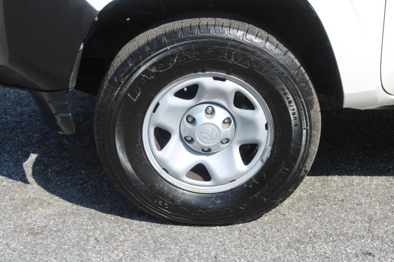 Toyota Tacoma 2WD SR Access Cab 6' Bed I4 AT (Natl) 2019