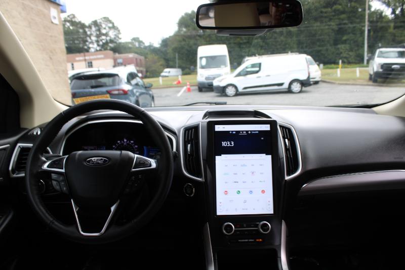 2021 Ford Edge SEL photo 8