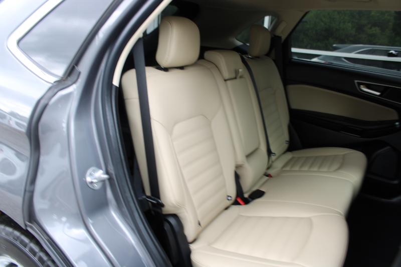 2021 Ford Edge SEL photo 12
