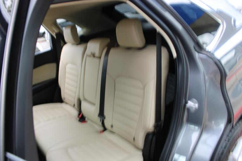 2021 Ford Edge SEL photo 13
