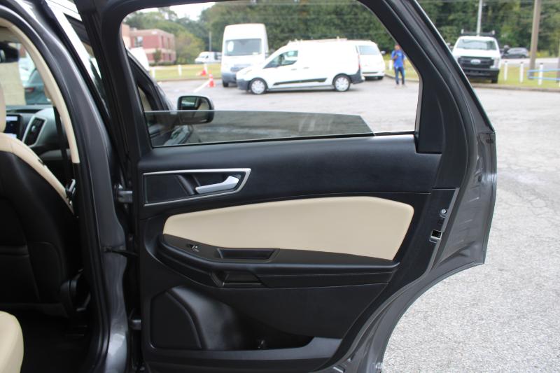 2021 Ford Edge SEL photo 20