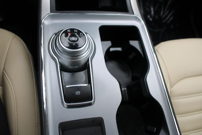 2021 Ford Edge SEL photo 24