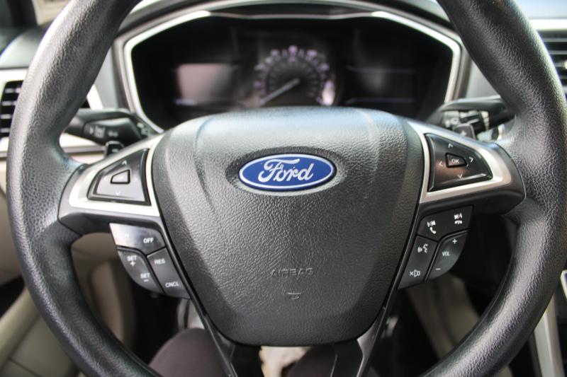 Ford Fusion SE FWD 2019