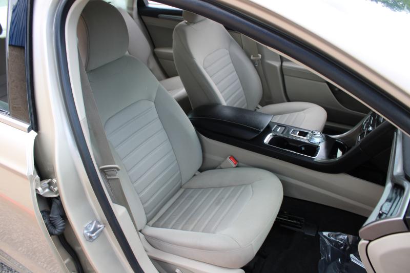 Ford Fusion SE FWD 2019