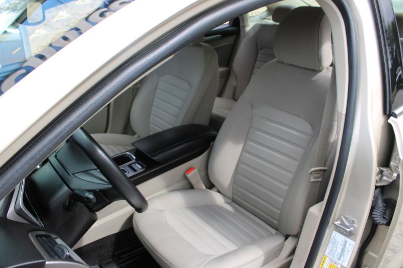 Ford Fusion SE FWD 2019