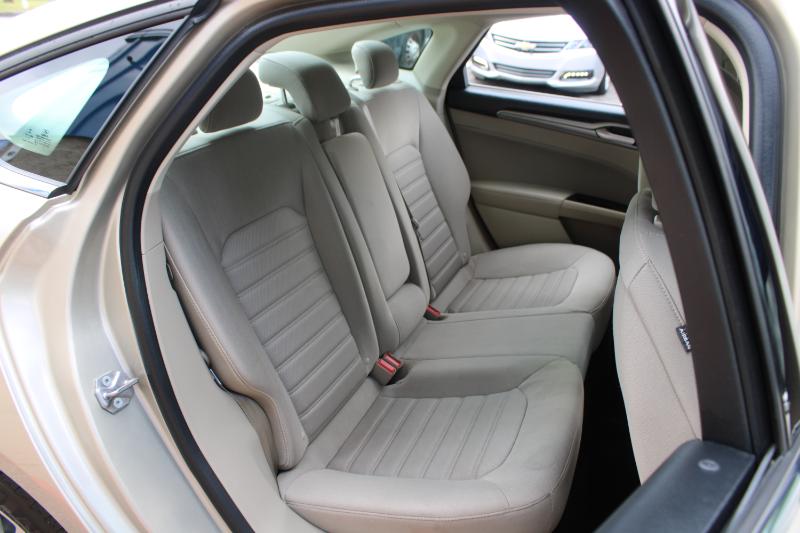 Ford Fusion SE FWD 2019