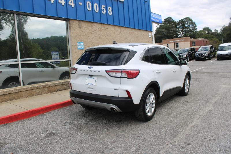 2021 Ford Escape SE Hybrid photo 3