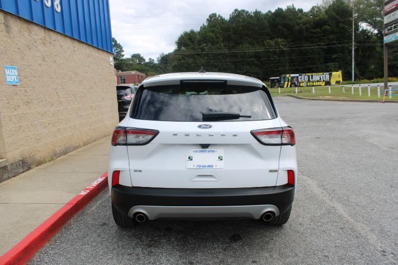 2021 Ford Escape SE Hybrid photo 4
