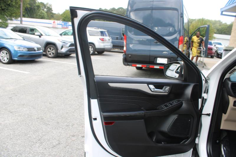 2021 Ford Escape SE Hybrid photo 18