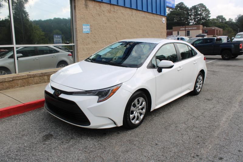 2023 Toyota Corolla LE photo 3