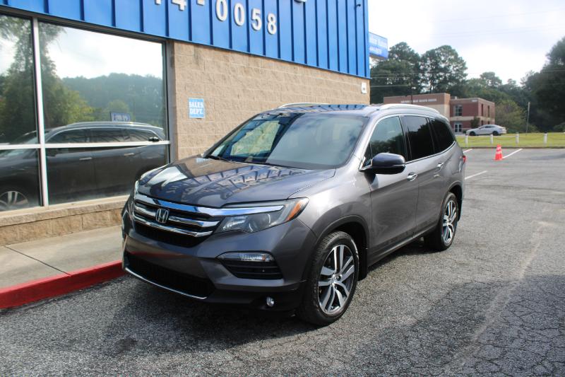 2018 Honda Pilot Touring photo 2