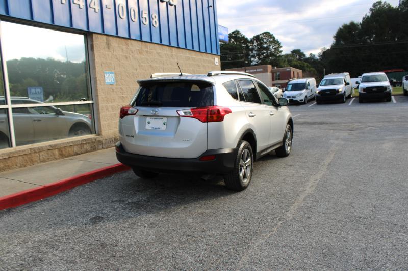 Toyota RAV4 FWD 4dr XLE (Natl) 2015