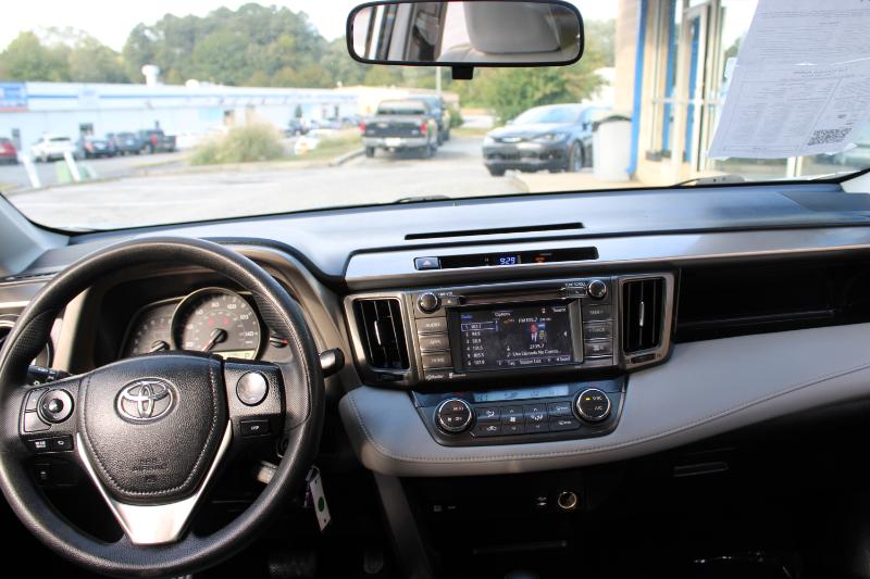 Toyota RAV4 FWD 4dr XLE (Natl) 2015