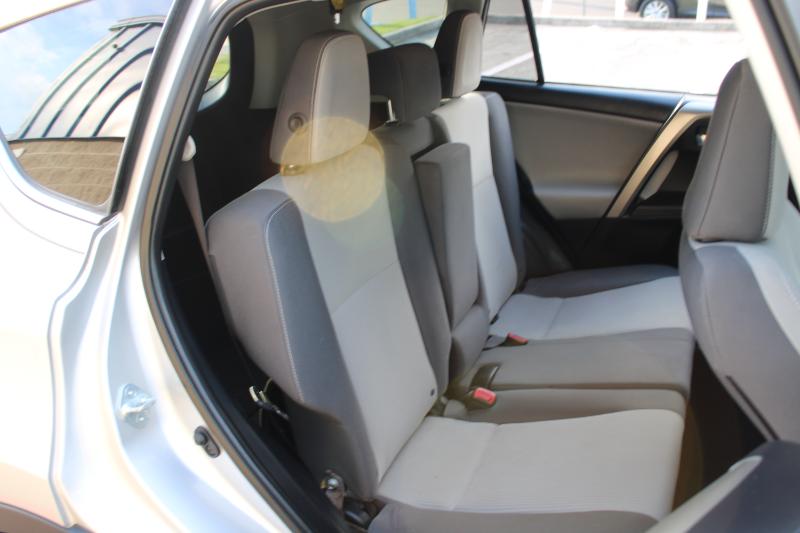 Toyota RAV4 FWD 4dr XLE (Natl) 2015