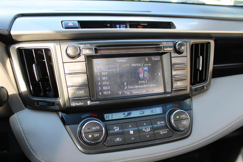 Toyota RAV4 FWD 4dr XLE (Natl) 2015