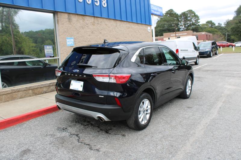 2021 Ford Escape SE Hybrid photo 2