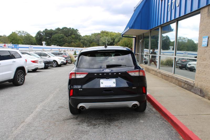 2021 Ford Escape SE Hybrid photo 3