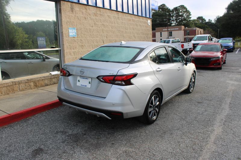 2023 Nissan Versa SV photo 2
